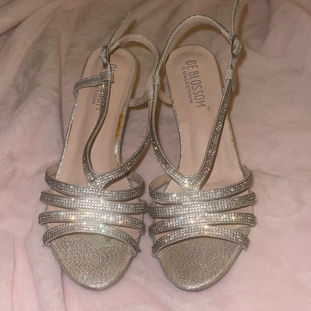 Silver size 8 Women’s silver sparkly heels